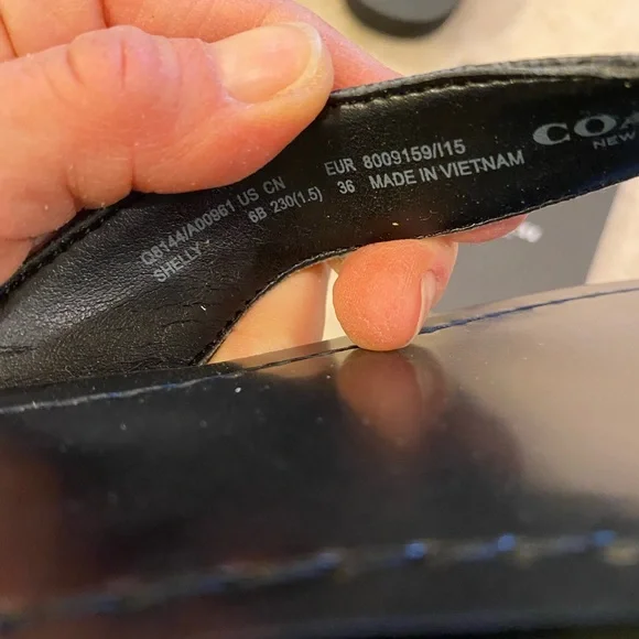 COPY - Coach Sandals (NWOT) Size 6B - Picture 4 of 5